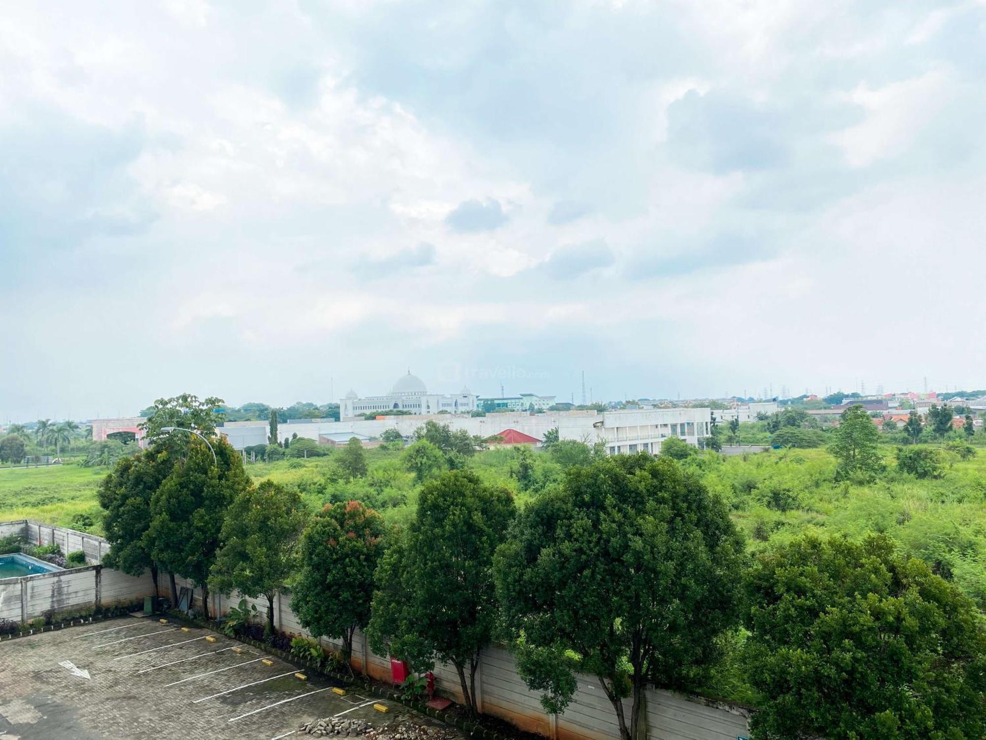 Minimalist Studio At Enviro Apartment By Travelio Cikarang Extérieur photo